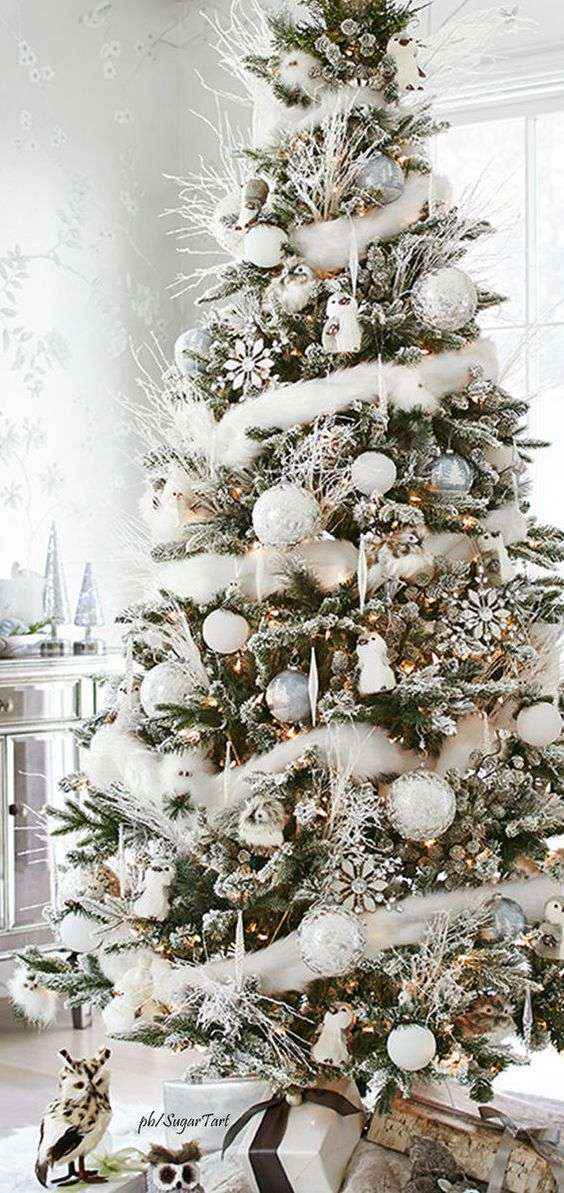 Albero di Natale in bianco