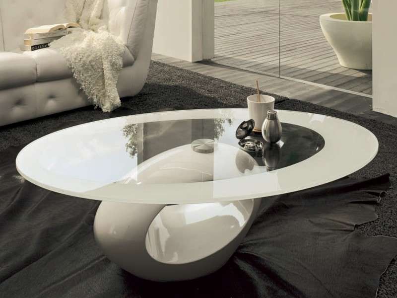 Tavolino con piano ovale
