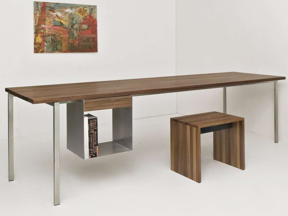 Tavolo in legno dalle molteplici funzioni