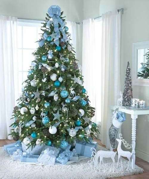 Albero di Natale azzurro