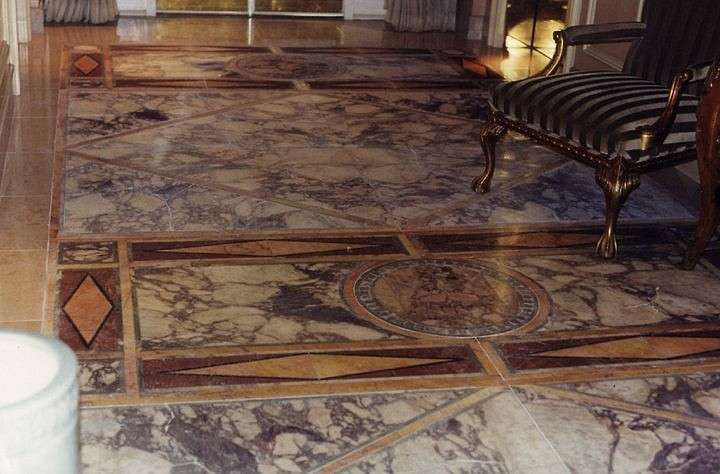Antico pavimento in marmo