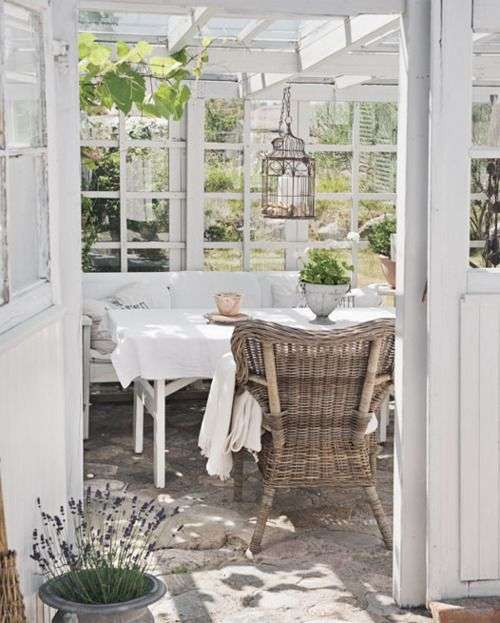 Arredare veranda shabby