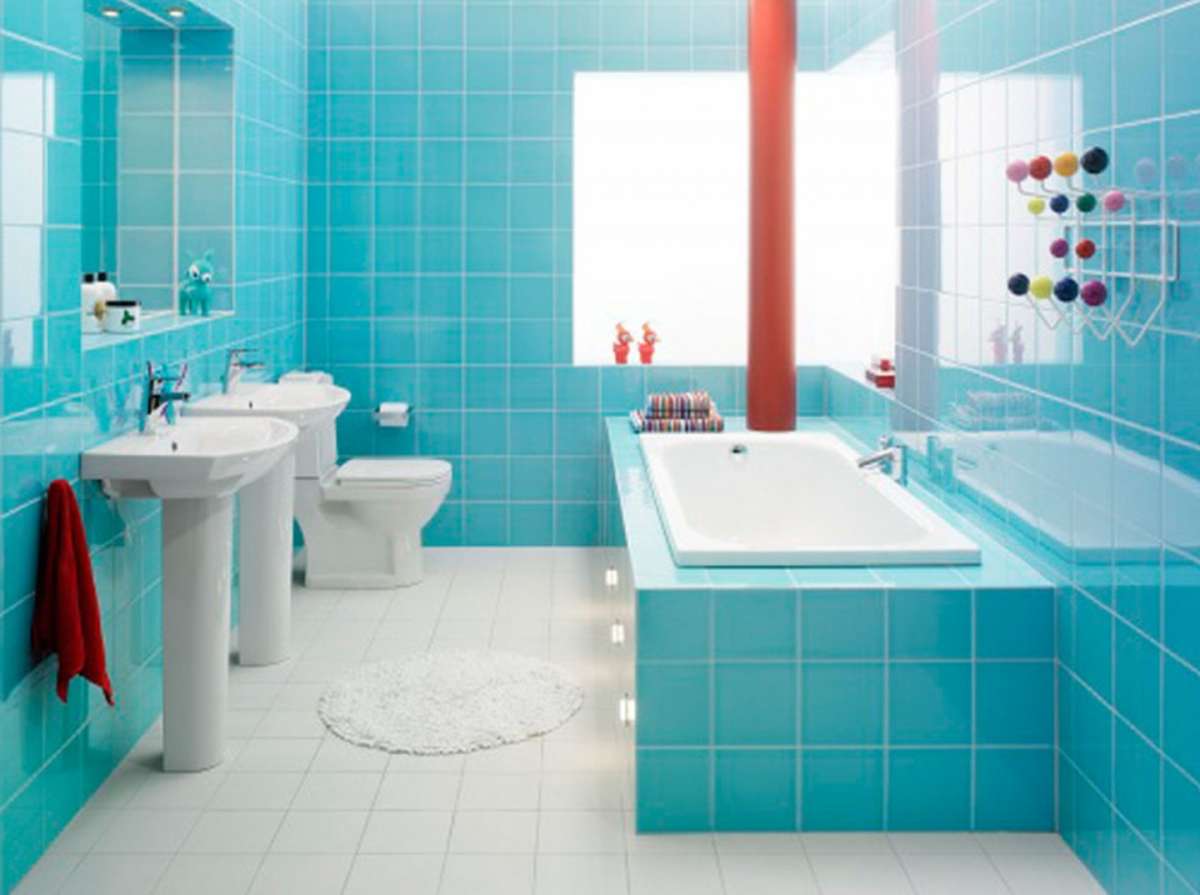 Bagno blu, rosso e bianco