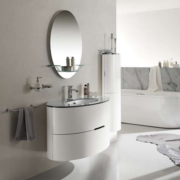 Bagno classico con specchiera