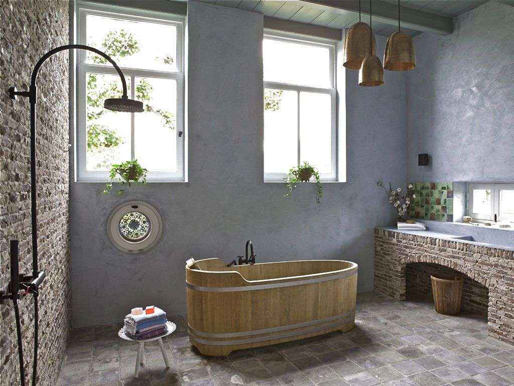 Bagno con vasca in legno