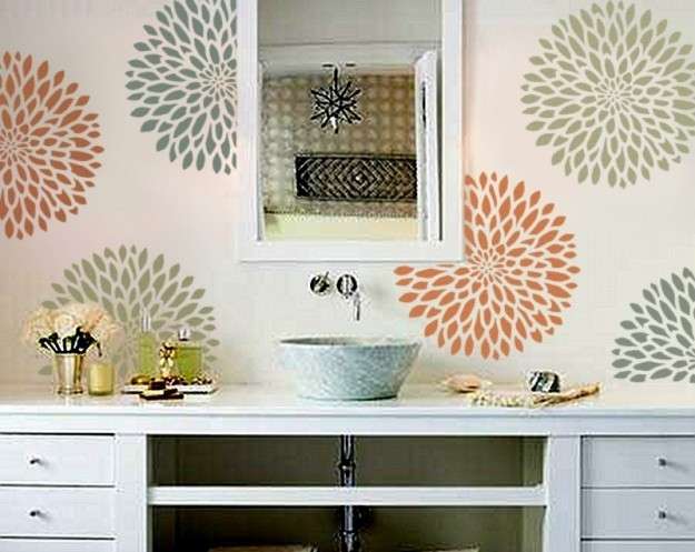 Bagno decorato con stencil