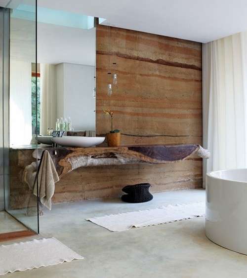 Bagno in legno naturale