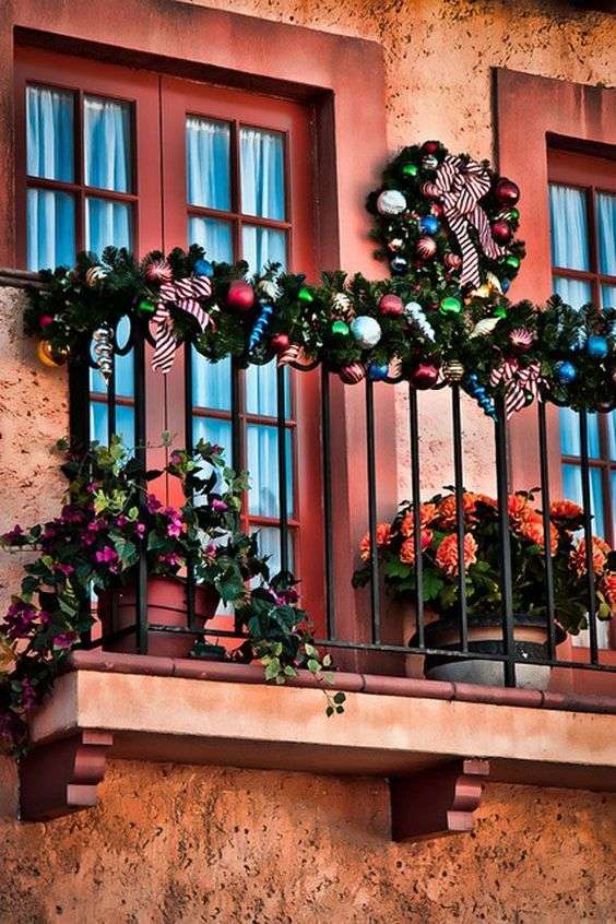 Balcone decorato per Natale