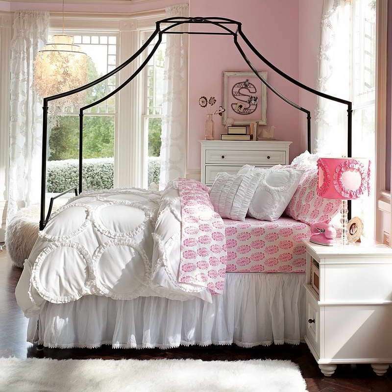 Camera da letto vintage, pareti rosa