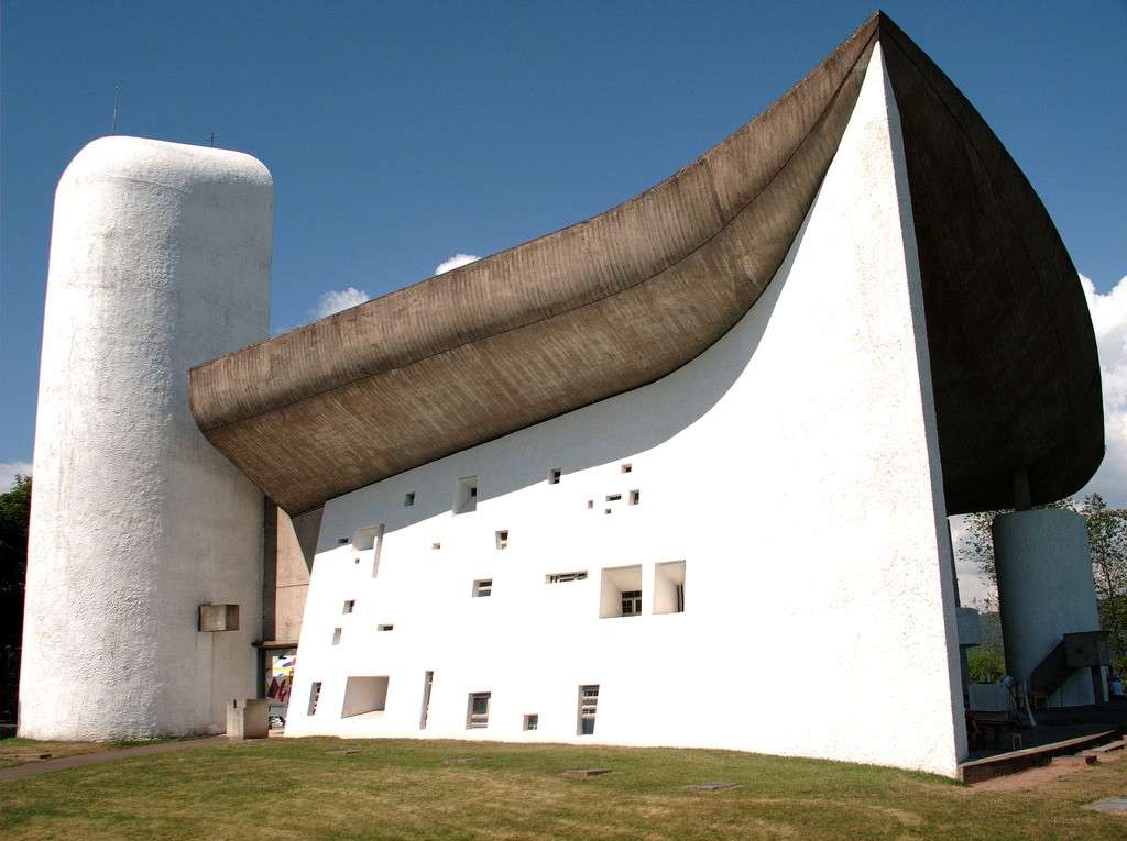 Chiesa di Notre Dame du Haut di Le Corbusier