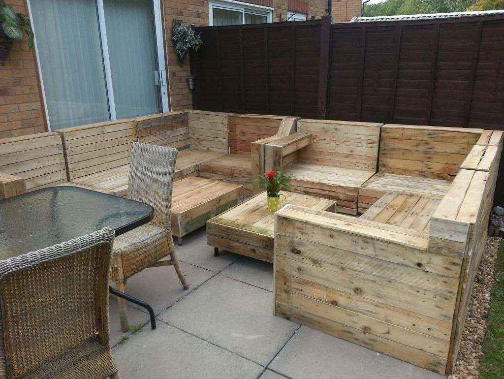 Come realizzare un divano con pallets