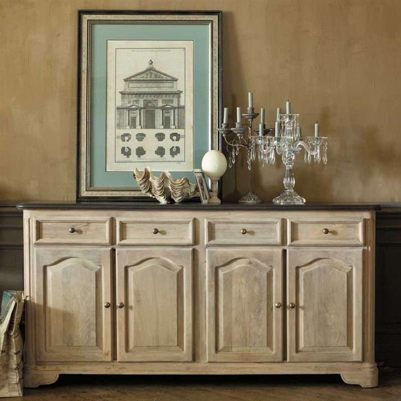 Credenza dalle tinte chiare