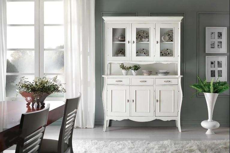 credenza-pitturata-di-bianco