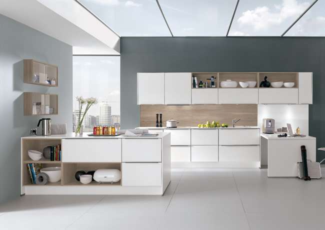 Cucina color bianco e legno