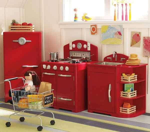 Cucina giocattolo per arredare la stanza giochi dei bambini