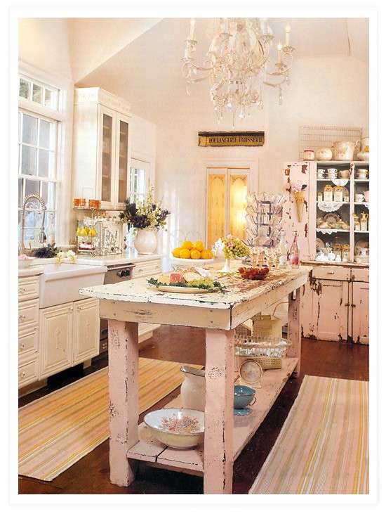 Cucina shabby rosa