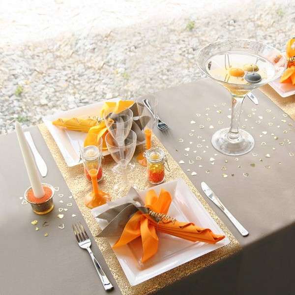Decorazioni arancio per la tavola