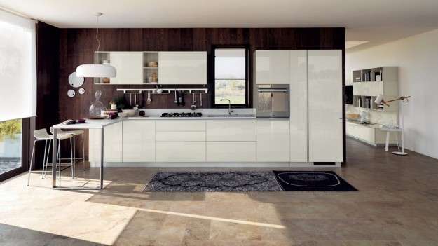Disporre i mobili in cucina grande
