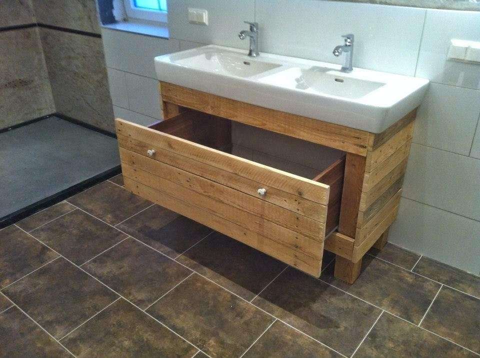 Doppio lavabo con mobile in pallet 