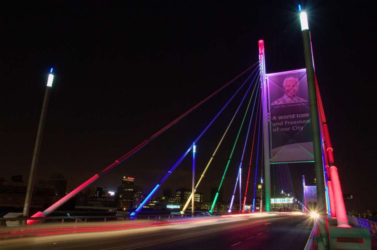 Il ponte Nelson Mandela a Johannesburg