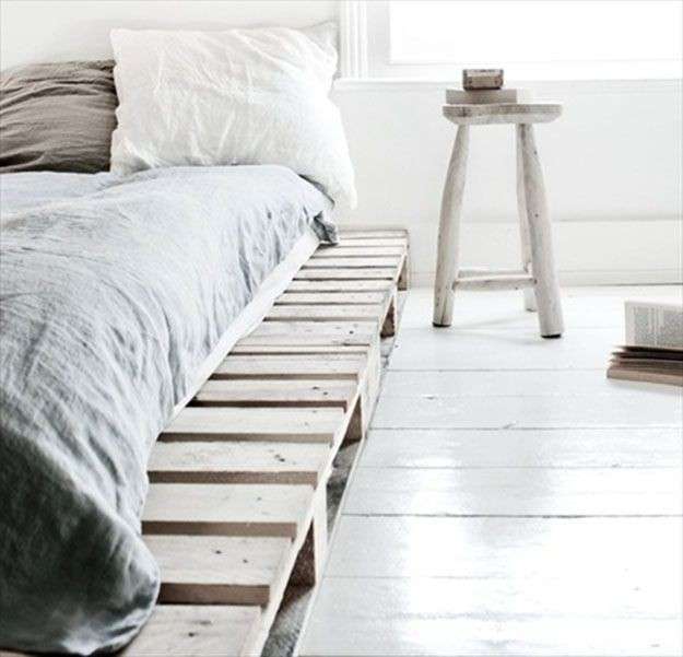 Letto basso con pallet