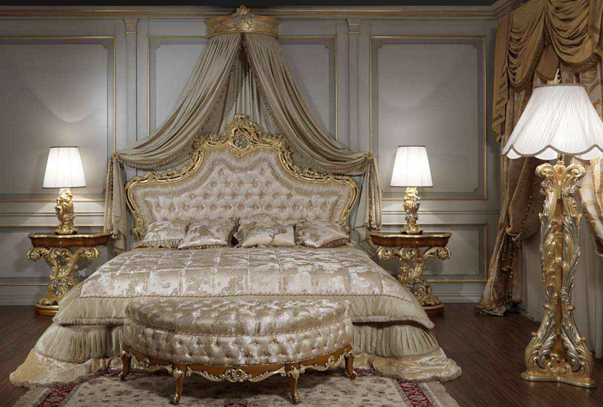 Letto con comodini stile barocco