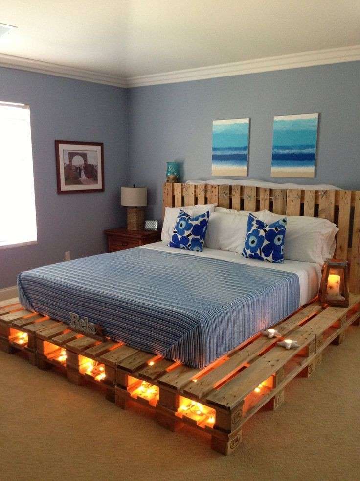 Letto luminoso con pallet