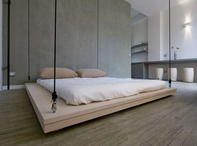 Letto sospeso a soffitto