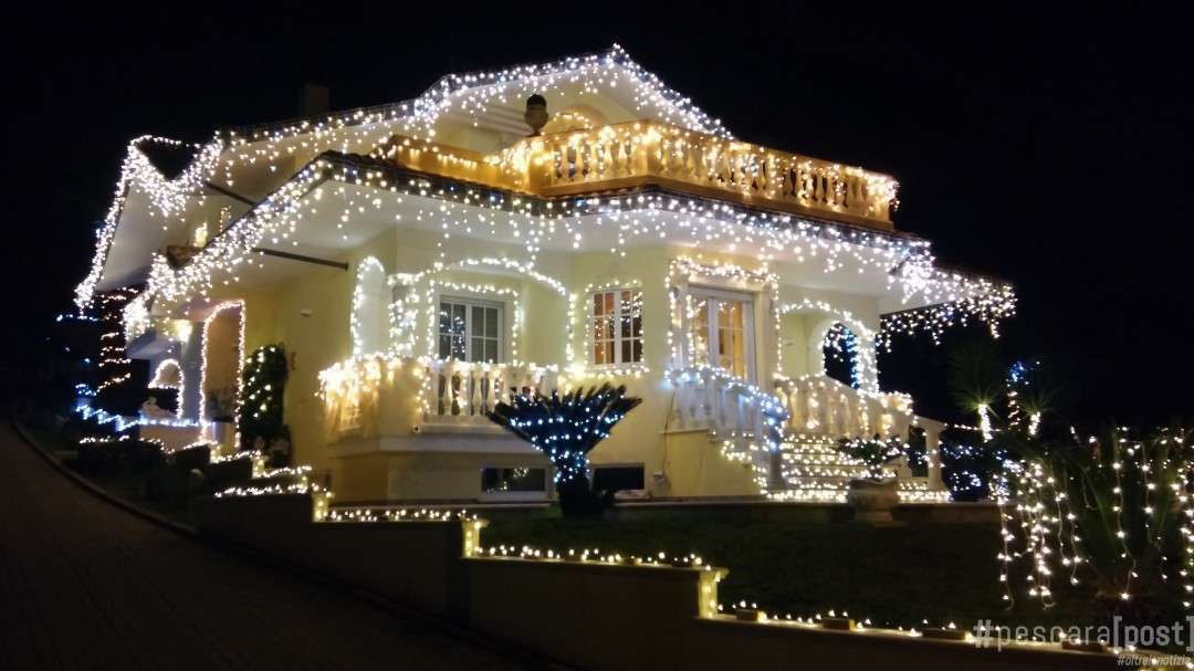 Luminarie natalizie per esterni