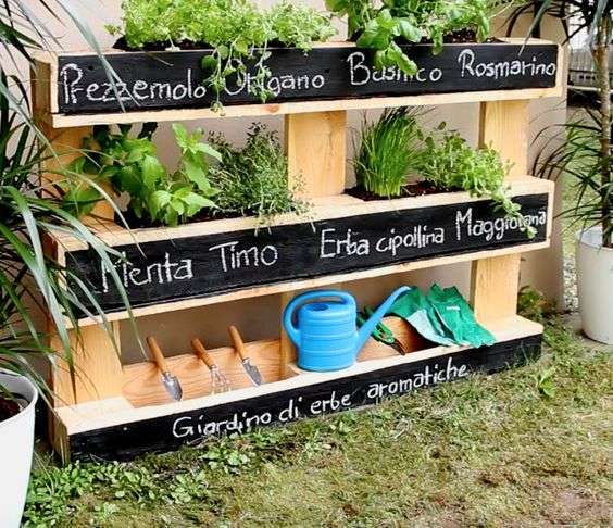 Mobile fai da te per giardino verticale