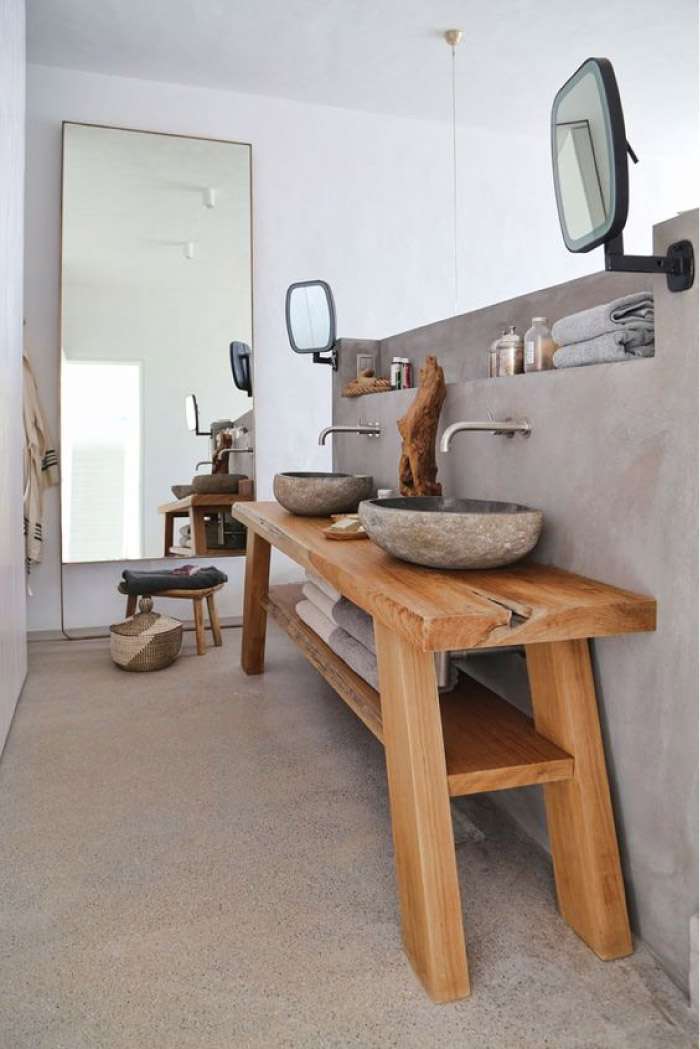 Mobile in legno con lavabi in pietra