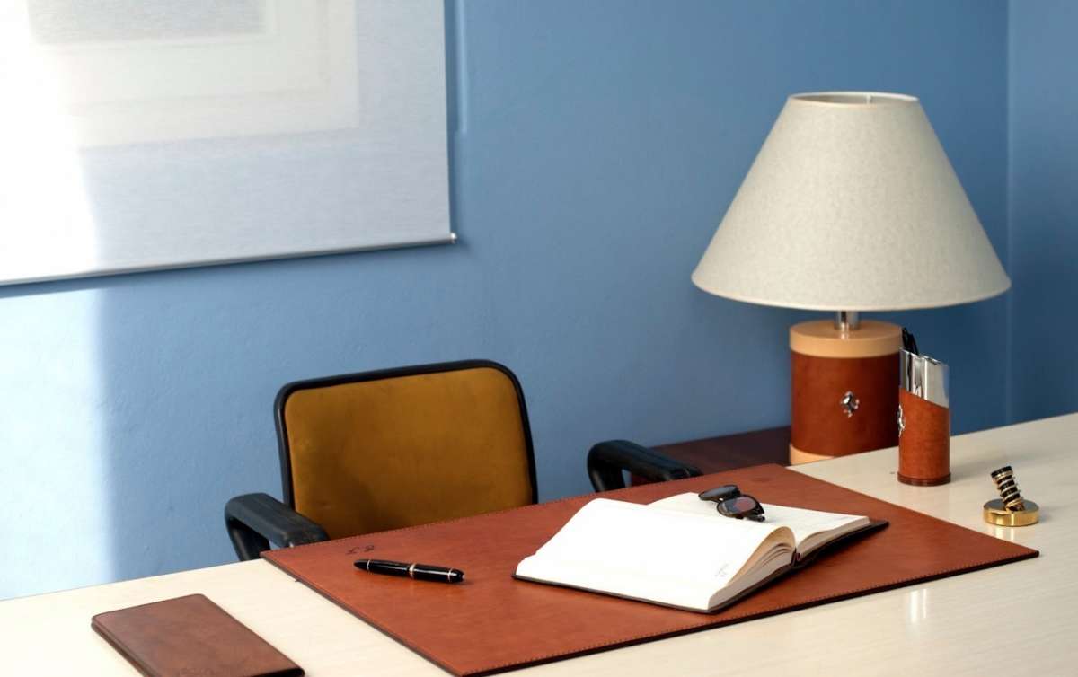 parete-celeste-in-ufficio