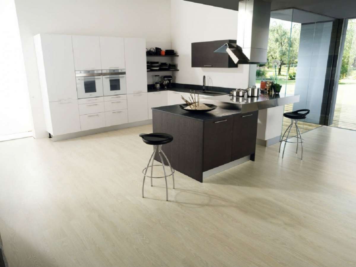 Pavimento in laminato cucina