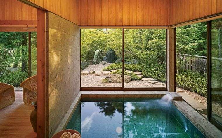 Piscina interna in stile zen