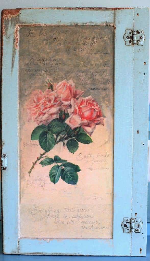 Rose rosa sulla porta