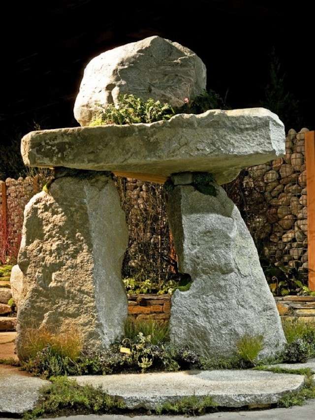 Scultura di sassi