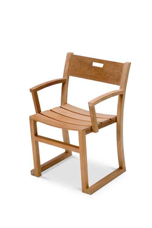 Sedia con braccioli per il giardino