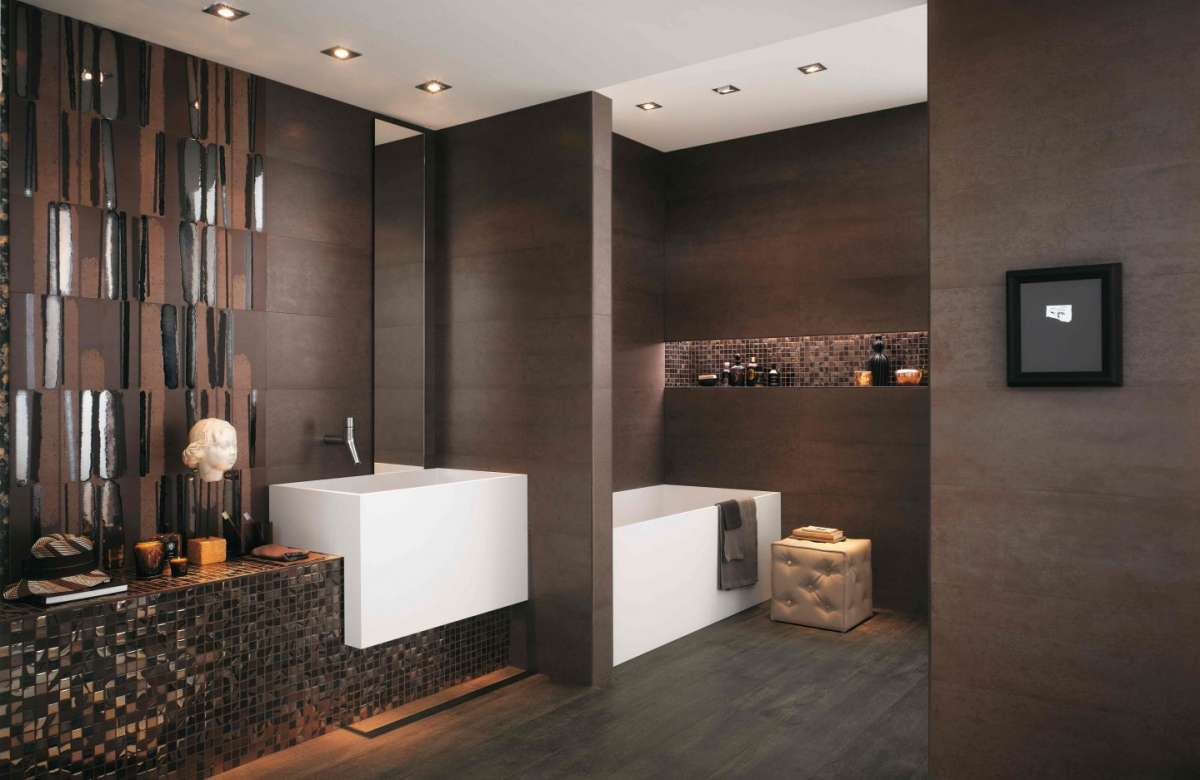 Soffitto chiaro per bagno cieco