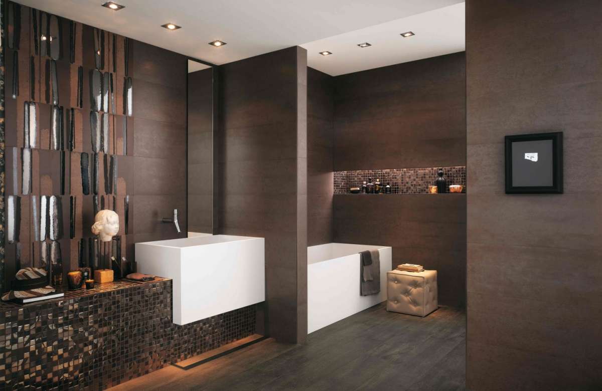 Soffitto chiaro per bagno cieco 