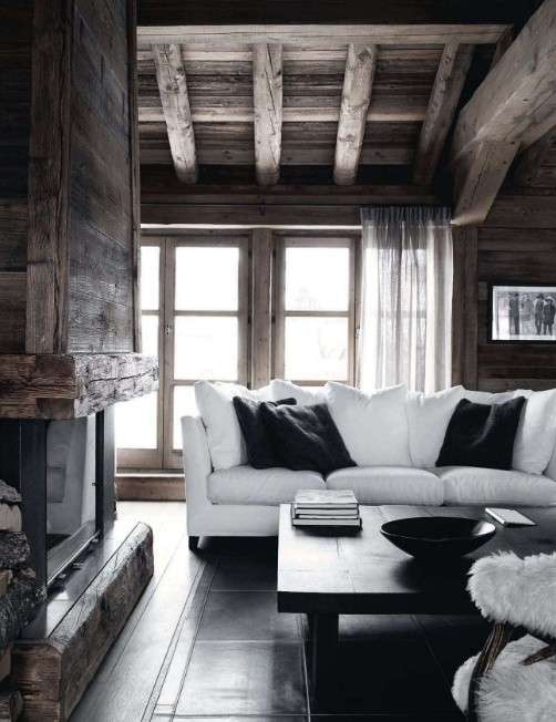 Soggiorno in legno scuro