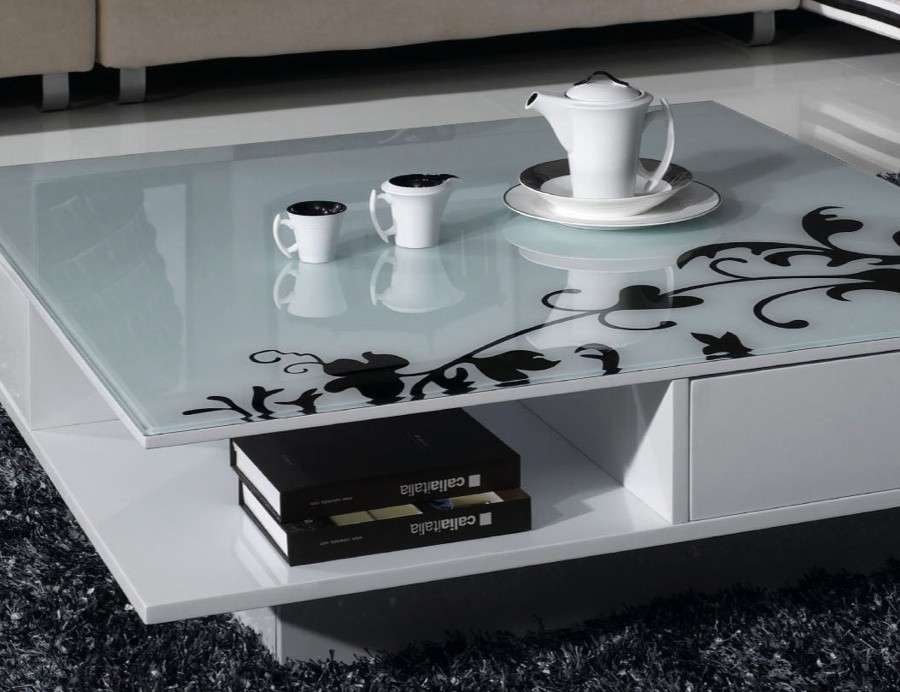 Tavolino da caffè con piano decorato