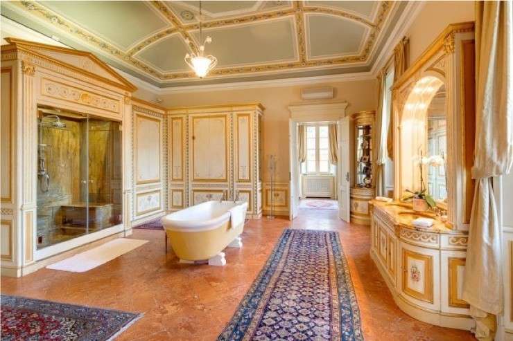 Uno dei bagni di Villa Rubin