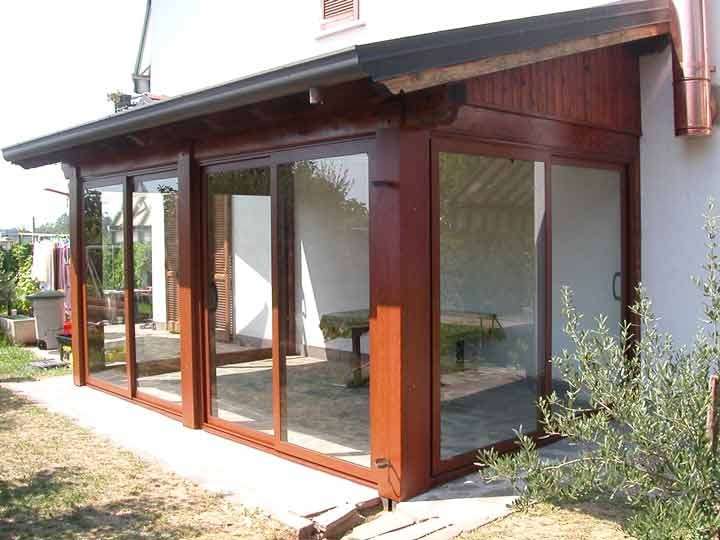 Veranda in legno chiusa