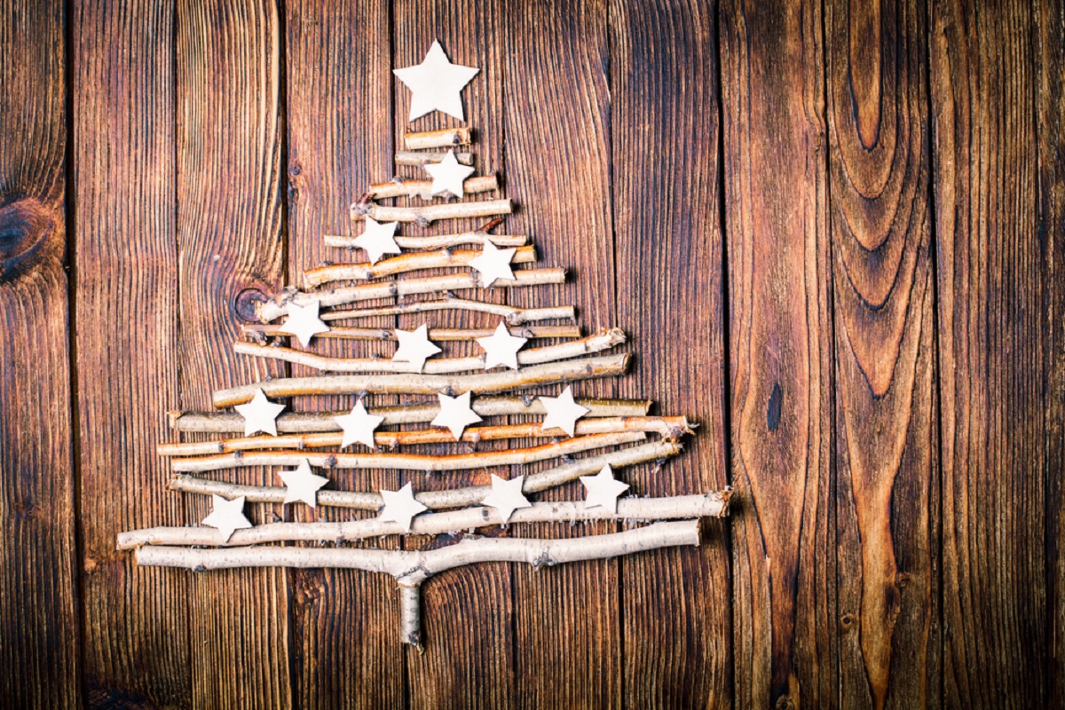 albero di natale legno e stelle