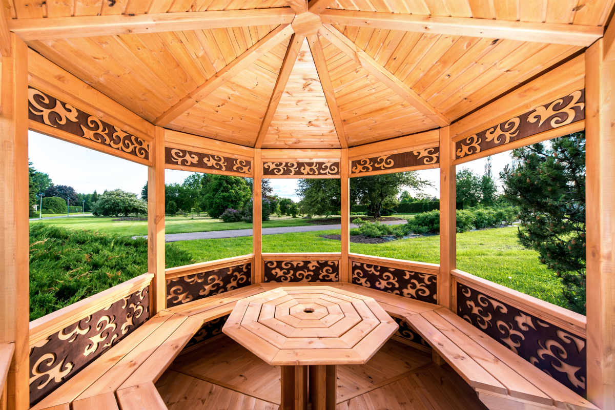 gazebo in legno esagonale