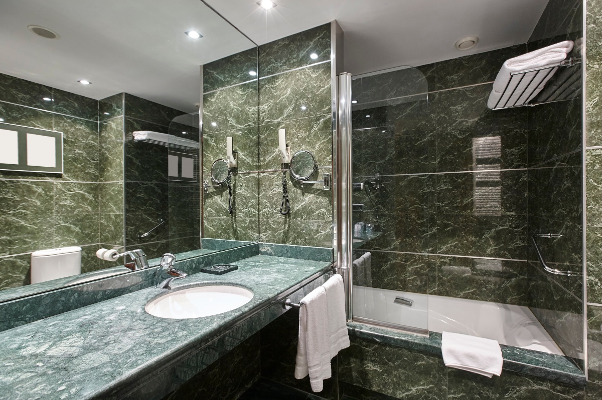 piastrelle in marmo per bagno classico