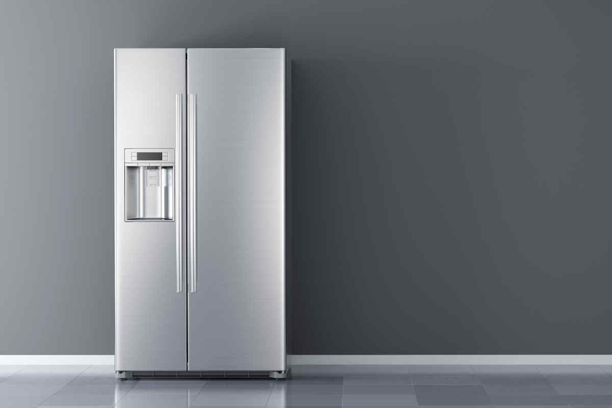 modello di frigorifero color acciaio