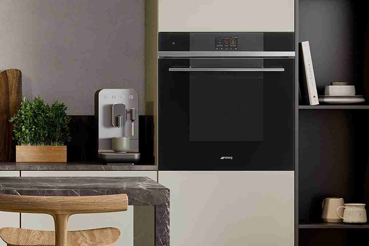 cucina con elettrodomestici da incasso Smeg