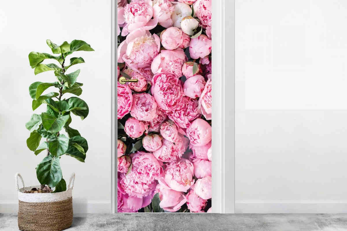 porta decorata con decoupage floreale