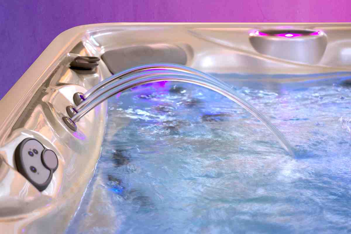 Zampillo di acqua nella Vasca idromassaggio 